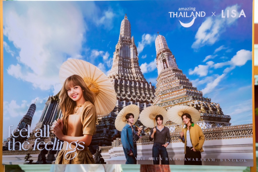 Live Like a Rockstar: Follow Lisa's Footsteps to Wat Arun & Unwind at Hotel Bangkokian